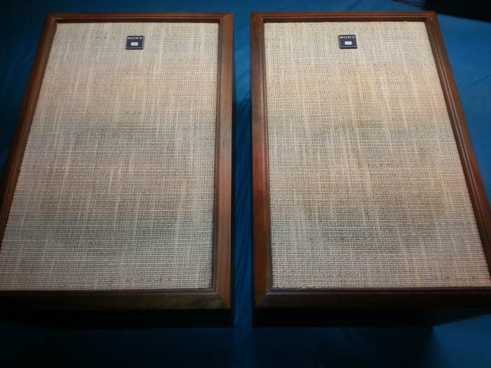 When you add this set of vintage Sony speakers model S 485. You know you are heading to a world of beautiful sound.