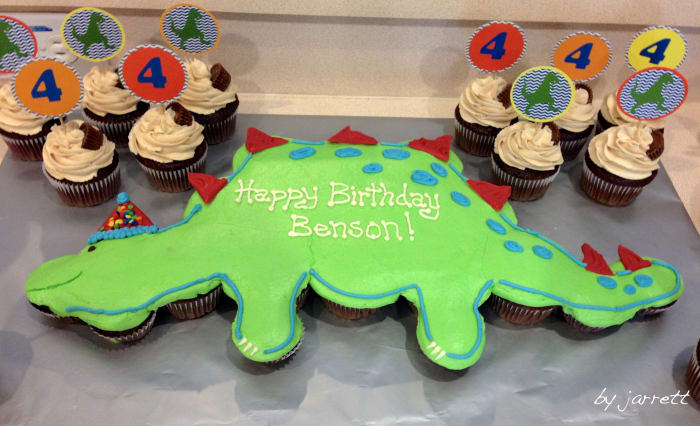 Dinosaur Cupcake Cake - HubPages