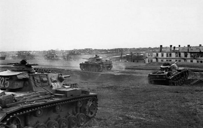 German Mark III tanks moving into Stalingrad September 1942 at the beginning of the battle.