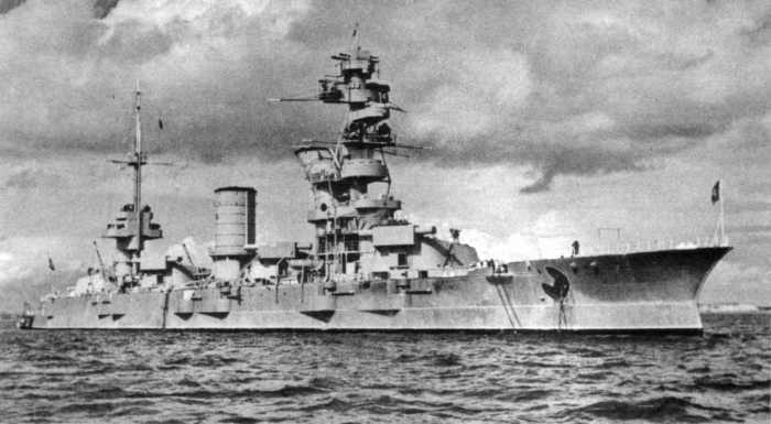 The Marat was sunk September 23,1941 by a direct hit from Rudel's stuka using a 2200lb bomb.