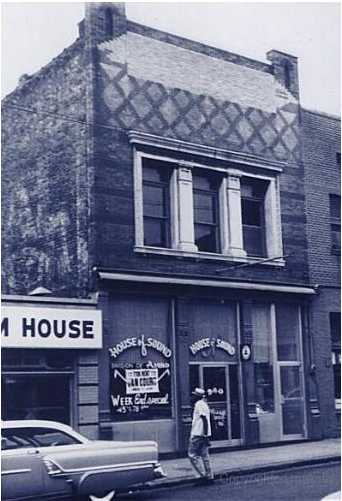 The Monarch Club at 340 Beale was known for gambling and violence. In the early 1900s, it was called "The Castle of Missing Men" because many times gamblers who went in came up missing.