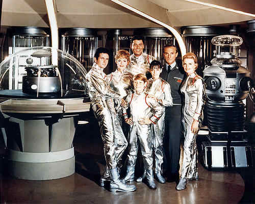 Major Don West, Maureen Robinson, Professor John Robinson, Dr. Zachary Smith, Judy Robinson, the Robot, Penny Robinson, Will Robinson