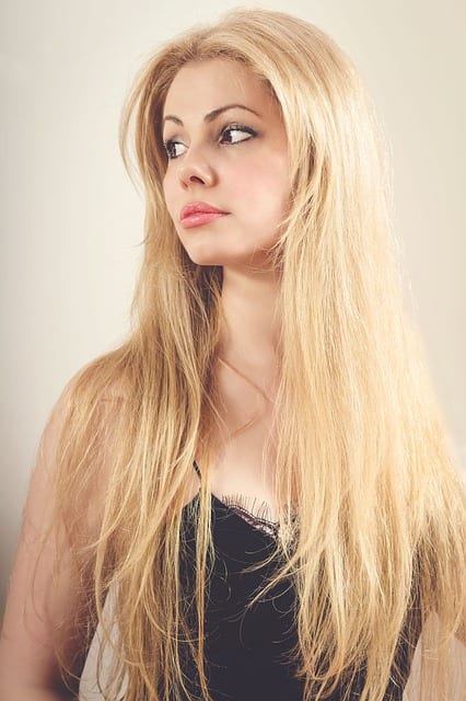 You can have beautiful light-colored locks without having to use hair dye. And instead of having to coat your entire head with dye, then waiting for the dye to work, you simply spray on peroxide, brush it through your hair, and you are good to go.