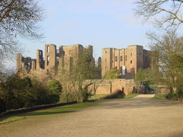 Kenilworth Castle was the scene of a six month siege in the 11th century in which Royalist forces defeated rebellious Barons led by Simon de Montfort.