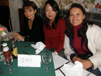 Lunch at a restaurant in S oweto. Valeria(Russia), Misayo(Japan), Yadira(Colombia) Lunch at a resuraoweto. Valeria(Russia),Misayo(Japan) and Yadira(Colombia)