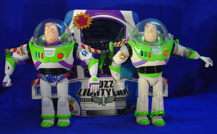 Toy Story Collection - Buzz Lightyear Film Replica with Utility Belt ...