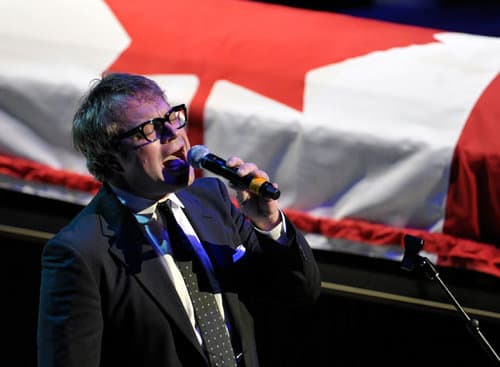 Steven Page sings 'Hallelujah' during the state funeral for NDP Opposition Leader Jack Layton in Toronto August 27, 2011.