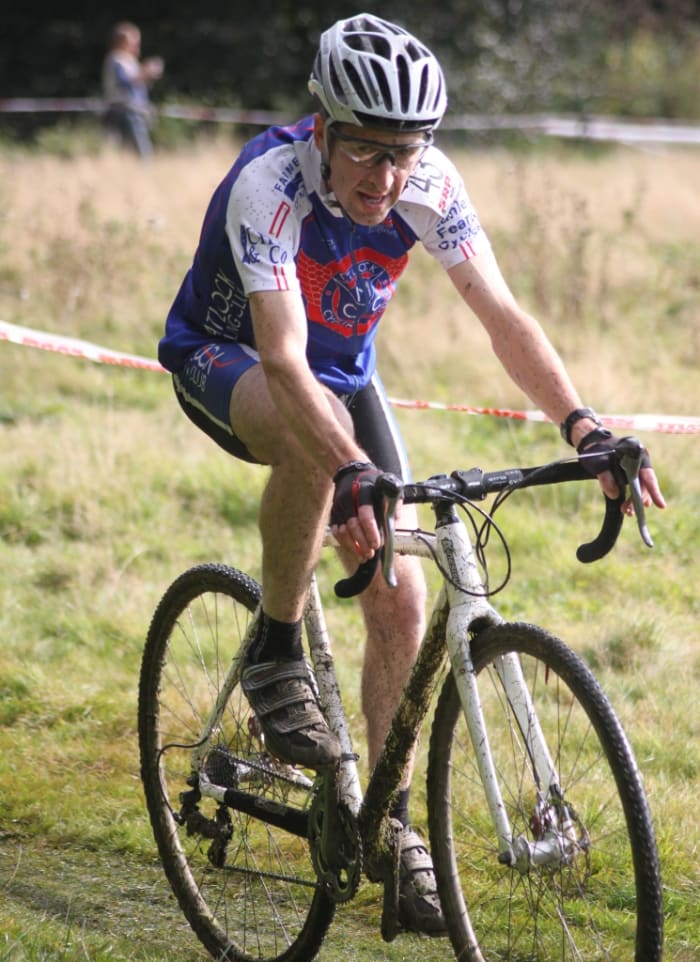 It's a question asked by many riders considering buying a new cx bike- Disc or cantilever brakes for cyclocross?