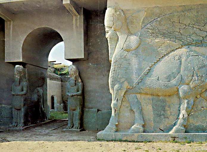 Lamassu statues guarding the palace entrance at Nimrud. This photo is believed to date from 2007; 8 years later, ISIL destroyed this historic city
