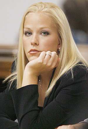 10 Sexy Female Criminals That Men Love and The Ladies Love To Hate - HubPages