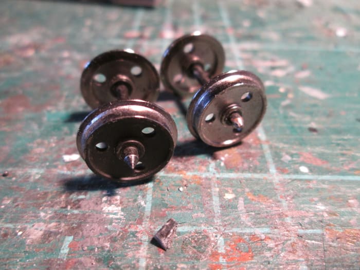 These three hole disc wheels were 'in store', ready for a job such as this to crop up. Two wheel-sets have been provided and the fronts painted (my favourite song, "Paint it Black") ...