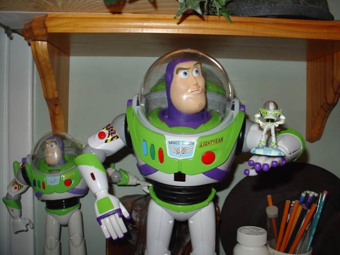 disney toy story signature collection buzz lightyear space ranger action figure