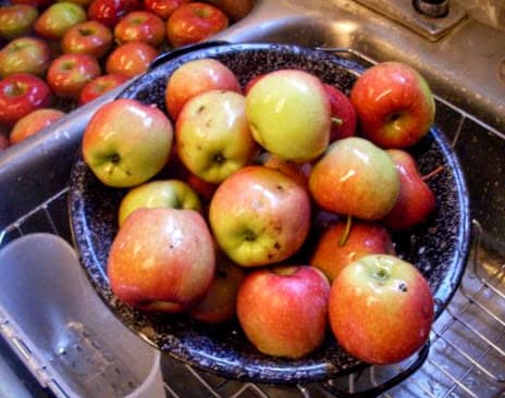 Drain them well prior to peeling and slicing, so they do not spatter your clothes and slip in your hands.