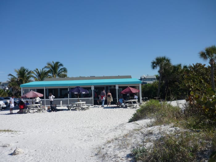 My favorite place to eat, The South Beach Restaurant, right on the beach and doing the best grilled tuna anywhere. Yum.