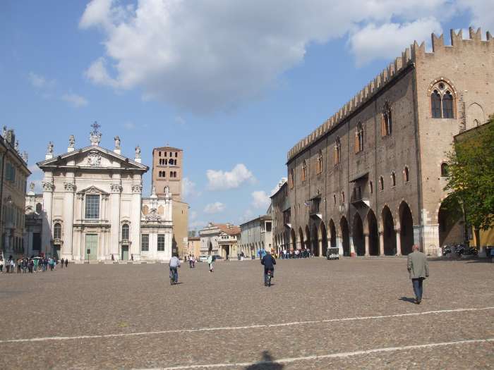 Piazza Sordello