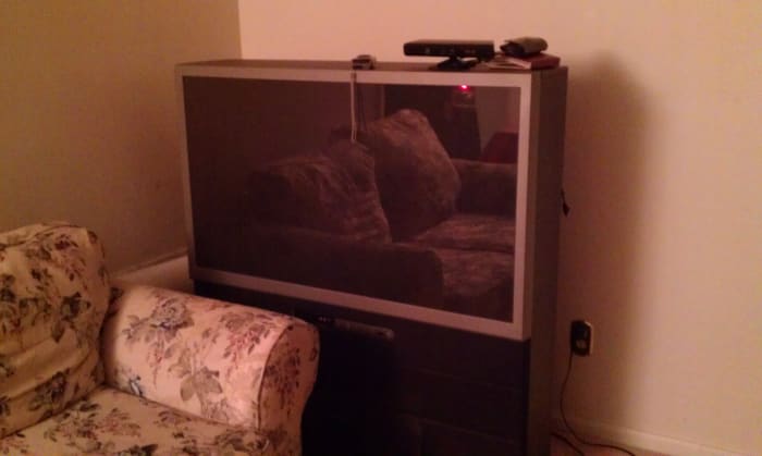 how-to-disassemble-or-break-down-a-large-projection-tv-hubpages