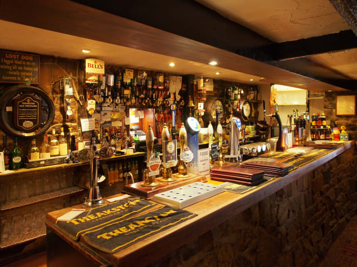 The bar's long enough to serve several thirsty walkers abreast, with a wide choice of food and drink - order at the bar...