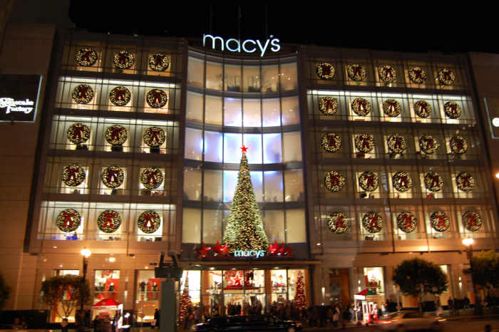 Sales just after Christmas are a great way of picking up bargains in your favorite brands. Cosmetic companies often have limited editions and perfume gift sets for Christmas that they sell at half price after the festive season.