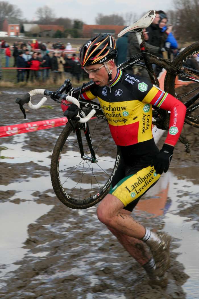 Sometimes you need to run with the bike like Sven Nys (pictured) and your cx shoes need to provide grip, as well as comfort for running.