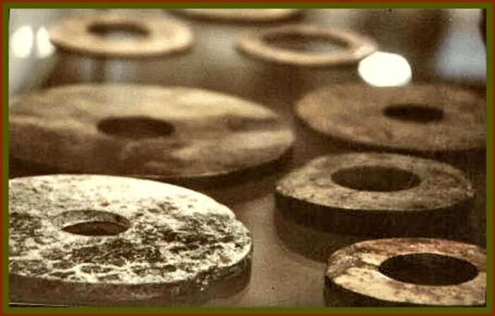 The hard stone told, an incredible story concerning a "space probe" coming from another planet, which crashed on the mountain chain of Bayan-Kara-Ula. The strange line of writing in a spiral carved on the disks, explained their peaceful intentions.