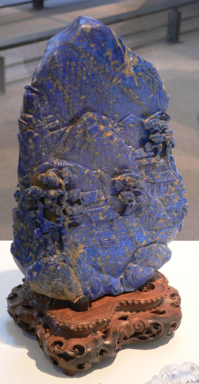 (China, Qing Dynasty (1644-1912) 'Mountain' Lapis lazuli {{Stanford Museum}} Copyright 2006 David Monniaux Gift of Alice Meyer Buck, 1968 )