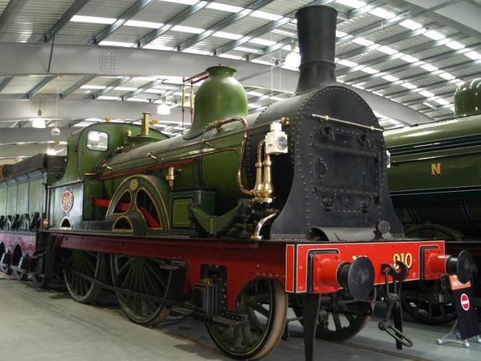 In the National Railway Museum at York we see an early North Eastern 2-4-0 express locomotive that would still have pulled four-wheeled carriages, although six-wheeled carriages also made an appearance on the scene