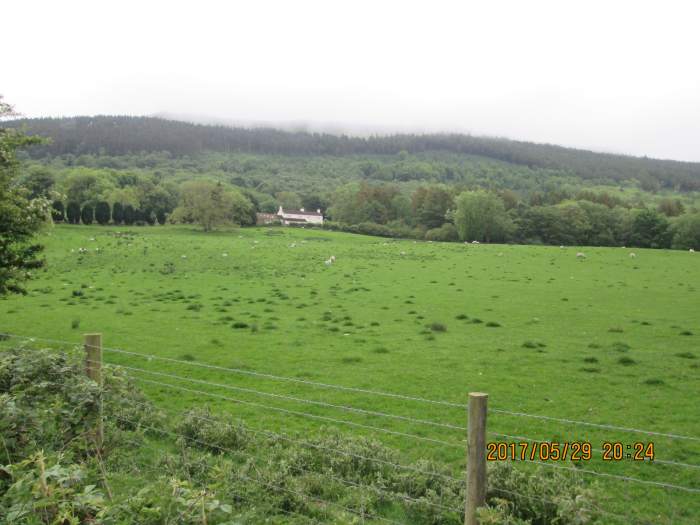 Once this farm's produce was taken from Stokesley's yard to market on Teesside or beyond. In the lee of the hill behind, it's lands lie on the north side of the high ground