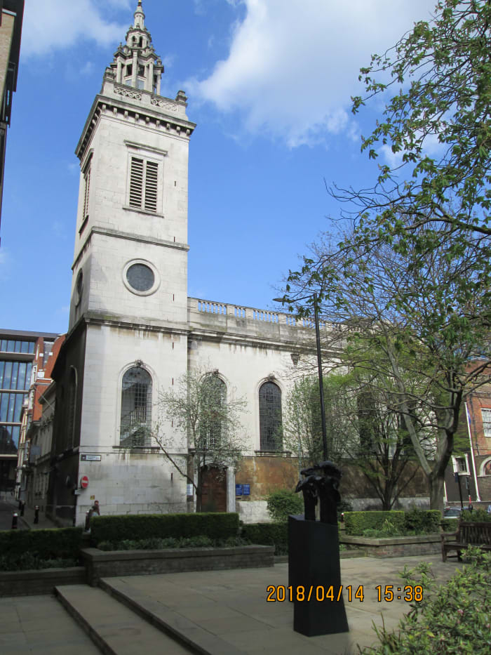 Looking closer from Upper Thames Street, an uninterrupted view of the tower overlooking College Street, a narrow road that leads northward into a myriad of City thoroughfares