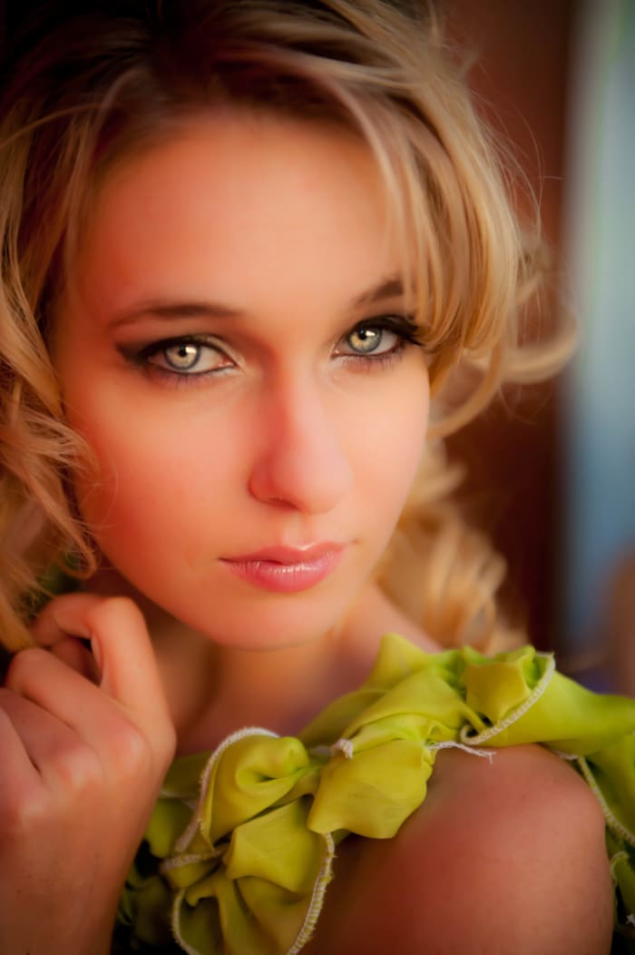 Although knowing how to apply make-up definitely helps you look more beautiful, it is only part of the battle.