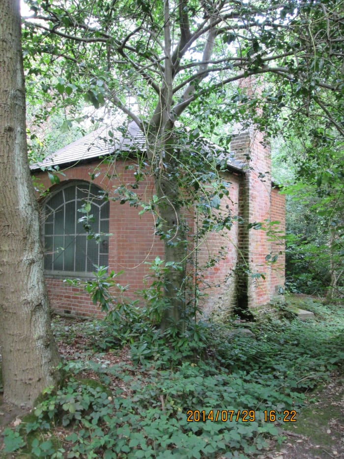 ...the off-side with a lean-to chimney (?) Think of the horror stories you could build around this. Location: near High Beech, Epping Forest and remember, you saw it here first.