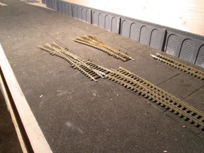 UInit 5 top and side with civil engineering features (retaining walls (Ratio) and overbridge scene divider (Metcalfe - to be further modified)