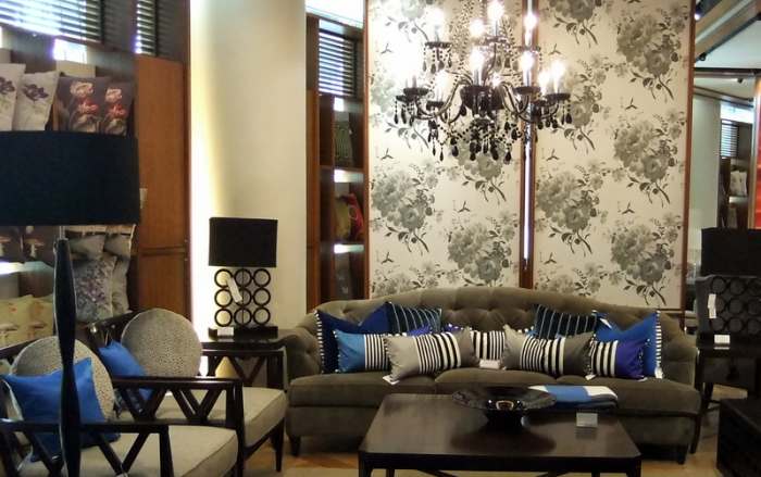 5. Tips on decorating with throw cushions: Use throw pillows and cushions as a focal point to your room