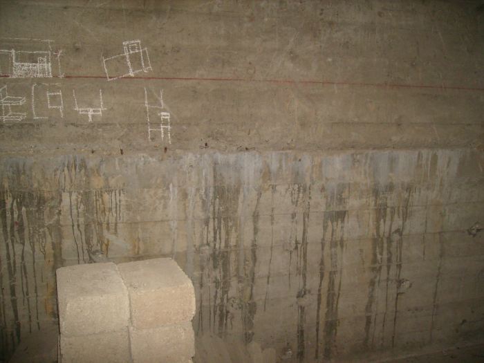 A perfect wall with Monolithic pouring technique using 'Water-stopper' strip in the structural joint.