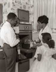 Beginning in the 1960s, the trend towards large families was reversing. There was the invention of the birth control pill & other types of advanced contraceptives. Advanced birth control technologies resulted in the increase of small families.