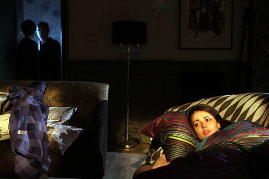 After being saved by Riley. Lynsey sleeps round the Costello house where she hears Silas voice and recognises it from her attacker