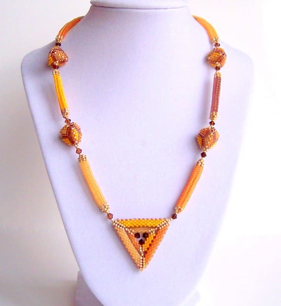 Triangles are wonderful components to use with other beaded components such as beaded beads for necklaces or bracelets.