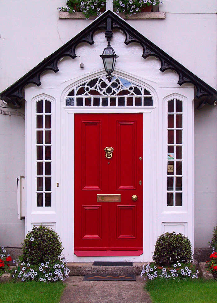 Promote positive energy by clearing your entryway & painting your door a great color.