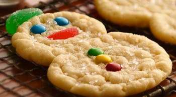Another version of easy snowman cookies. Use drops of sugar cookie dough placed close together on a cookie sheet.