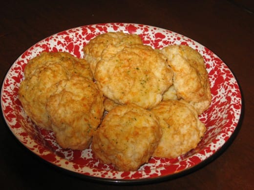 Alzheimer's symptoms include memory loss. When Mom forgot how to make biscuits, I knew there was a major problem.