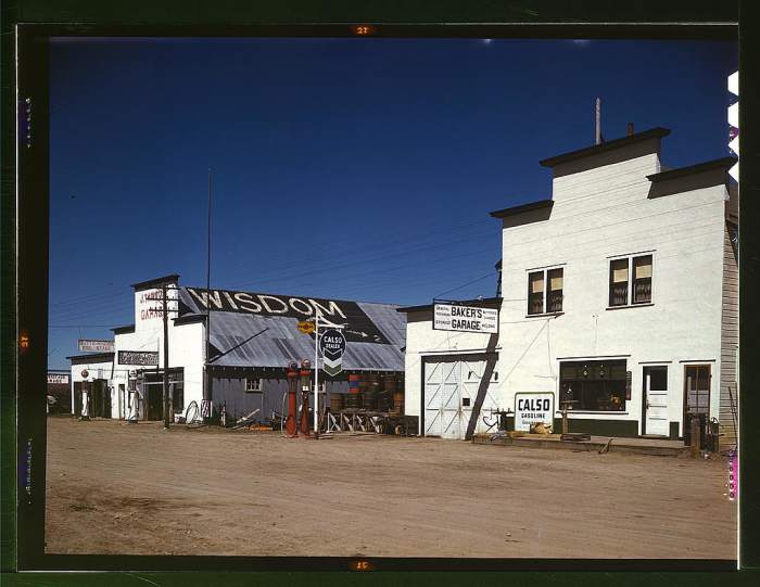 If you needed garage services in 1942 in Wisdom Montana, you had a choice of two, and they were side-by-side. The glass jar gas pumps showed the customer the amount of gas being purchased and allowed him to spot any water or dirt in the product.