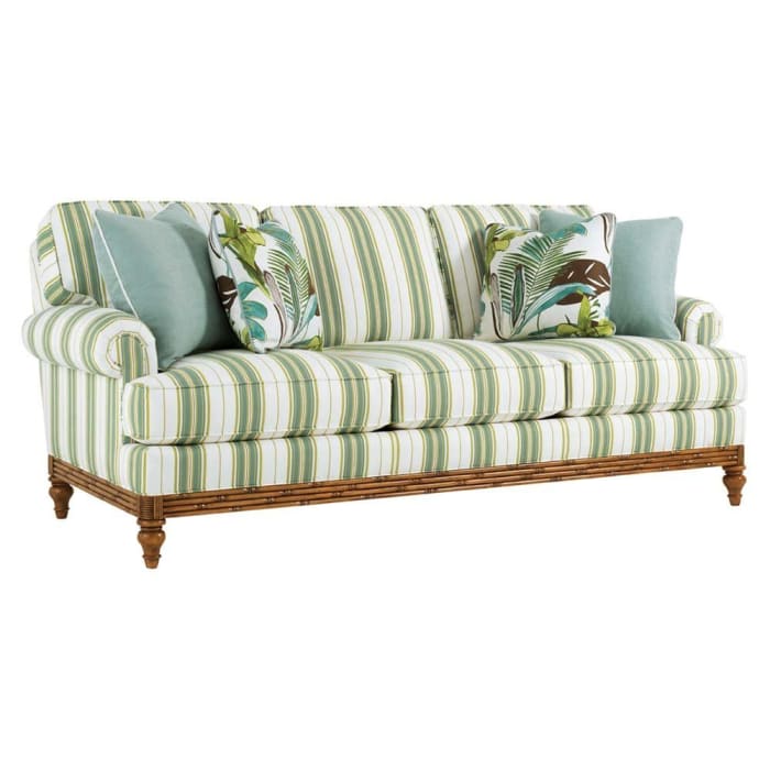 Stripes are part of the breezy, crisp feeling of beach houses, using the colors of sand and seagrass.