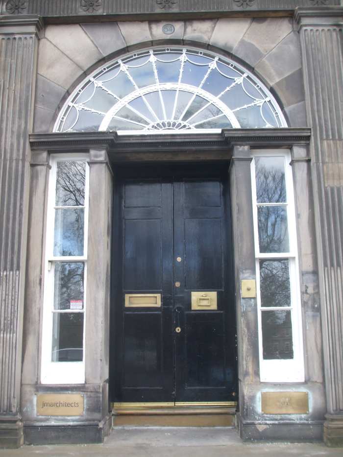 A door frontage in Queen Street