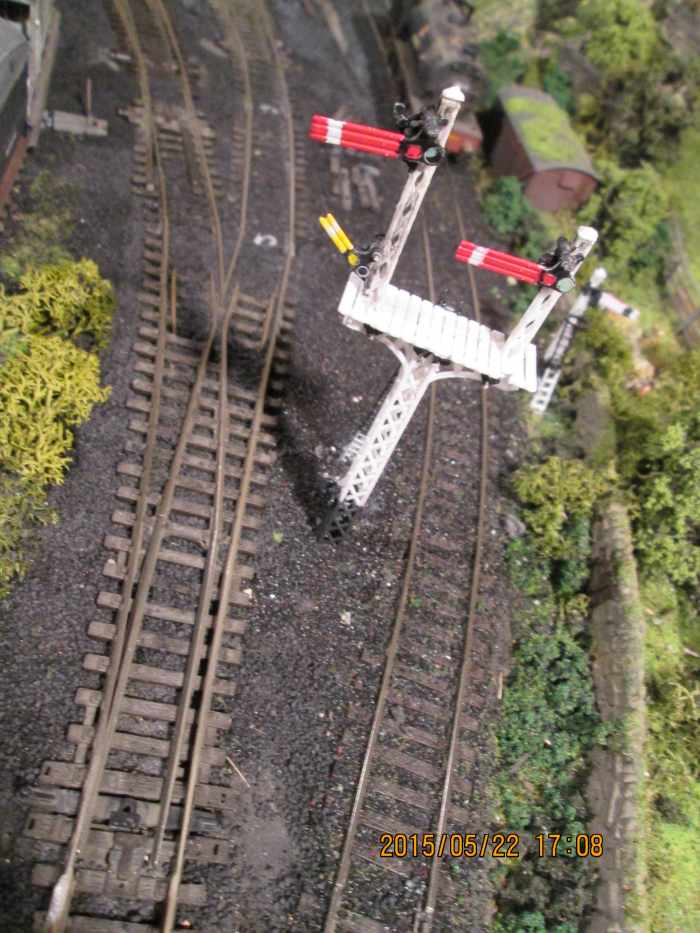 The junction signal with its 'calling distant' seen from above (part of Ratio kit 486).