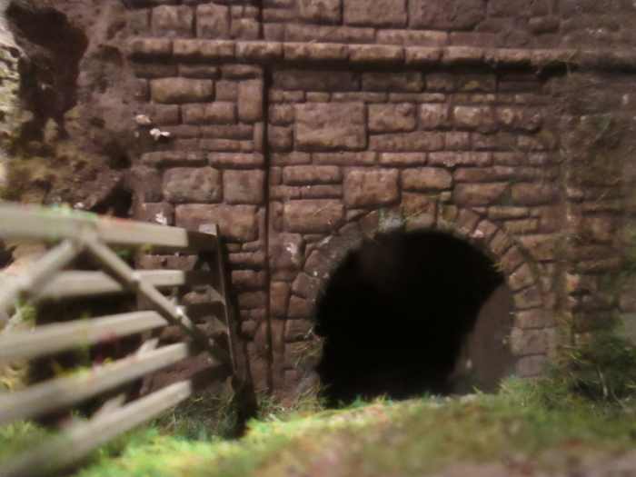 The cattle creep under the throat of Ayton Lane mpd, seen past the open gate - who left it open - was it that photographer fella? Who knows where me sheep 'ave got to!