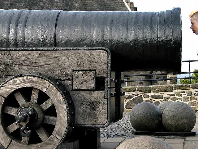 the-history-of-edinburgh-castle
