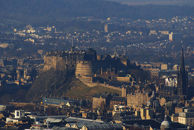 the-history-of-edinburgh-castle
