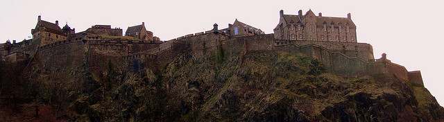 the-history-of-edinburgh-castle