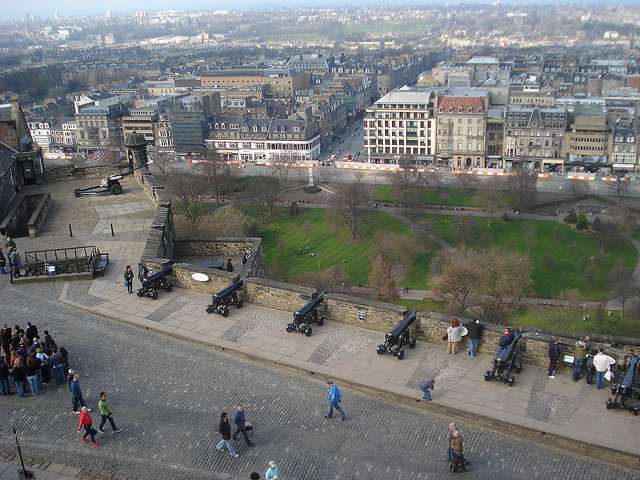 Row of ornamental cannons and the One O'Clock gun