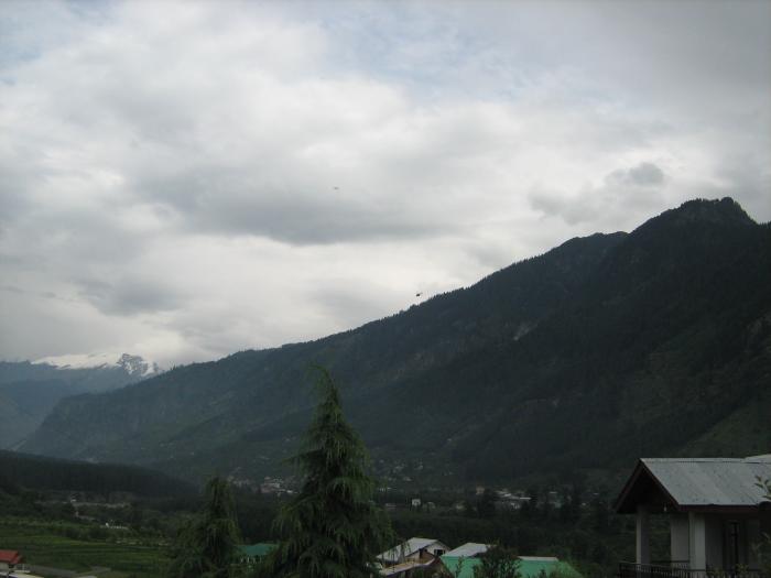 Picturesque view of beautiful Manali Mountains - Snap taken by me standing at Kanyal Road, Simsa Village, Manali.