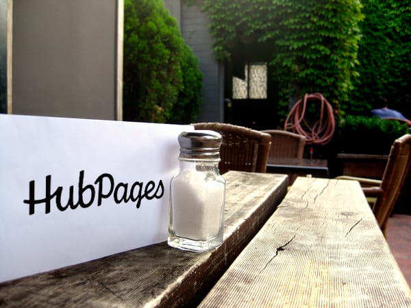 Ready and waiting....a hungry Suzanne waits at the table for the Melbourne Hubpage members to show up at 7.00pm
